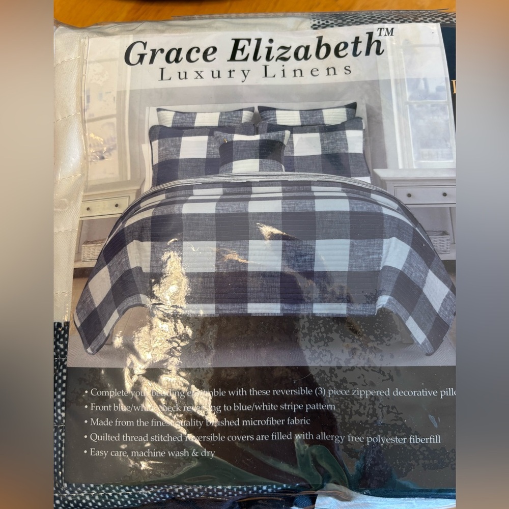 Grace Elizabeth Navy and White Plaid Pillow Covers Set NEW - Picture 4 of 4